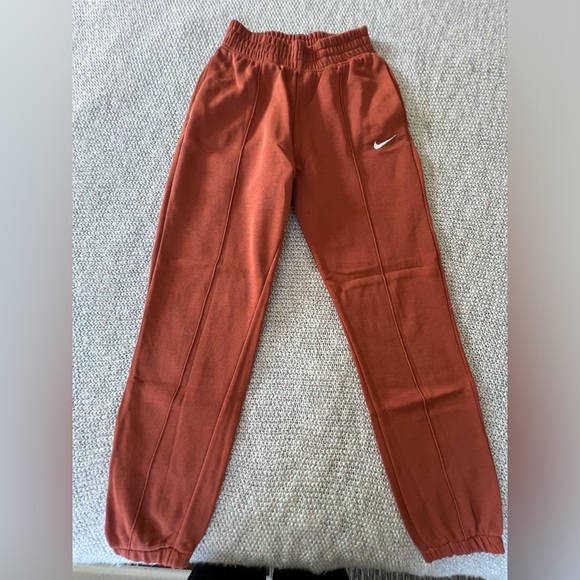 Sweatsuit - Picture 4 of 7